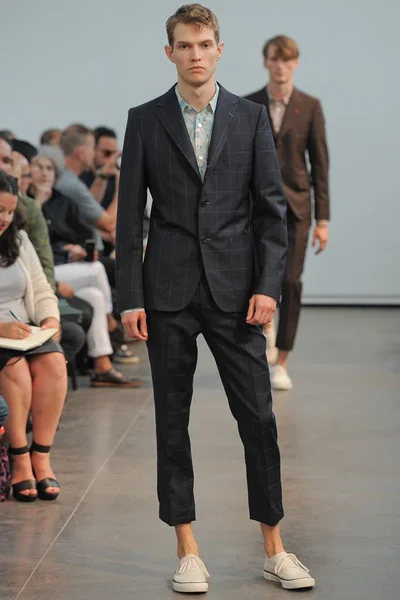 Look 1